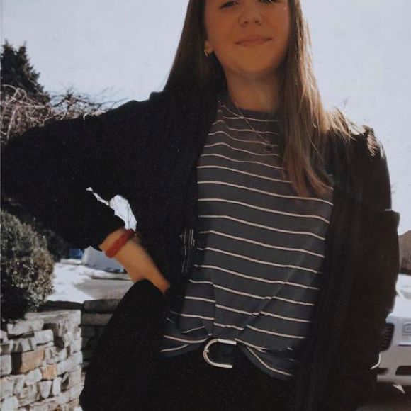 Meet your Posher, Élodie - Picture 1 of 1